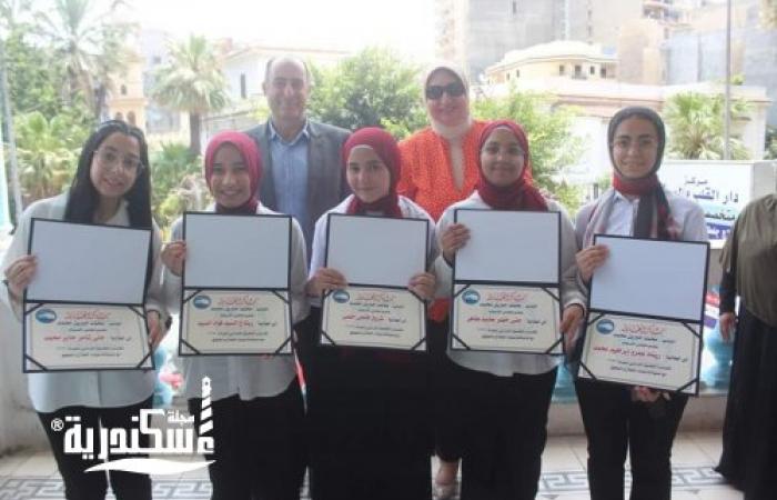تقديرا لتميزهم.. النائب محمد جبريل يكرم أوائل الشهادة الإعدادية وقيادات وسط التعليمية