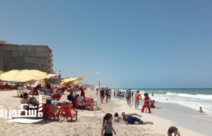 السياحة والمصايف بالإسكندرية......استقرار حالة البحر على شواطئ ورفع الرايات الخضراء