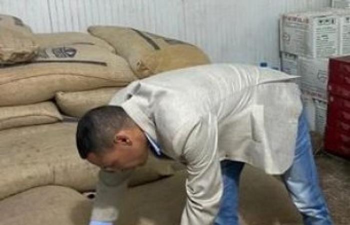 تموين الإسكندرية... ضبط مصنع يبيع مواد غذائية مجهولة المصدر ببرج العرب