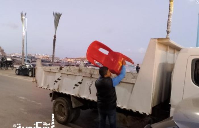 حي الجمرك يواصل حملاته المسائية لإزالة الإشغالات