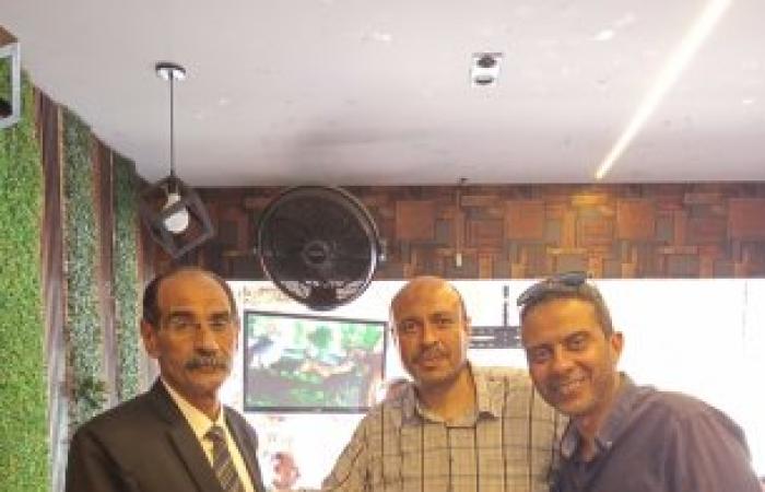 تكريم " جمال الخطيب" بكهرباء الإسكندرية