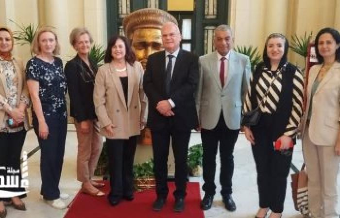 وفد دبلوماسي رفيع المستوي في زيارة لأوبرا الإسكندرية برئاسة سفيرة الإتحاد الأوروبي