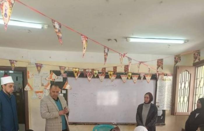 مدير التعليم الابتدائي بالإسكندرية الأزهرية يوجه بتفعيل "وحدة البناء المعرفي" لمواكبة التطور التعليمي