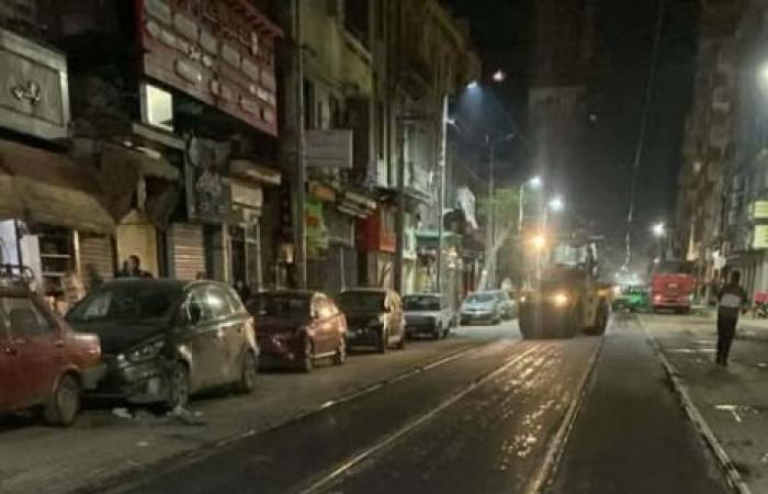 رصف قطاع الاسكندراني بشارع محرم بك ضمن اعمال الخطة الاستثمارية للطرق بحي وسط