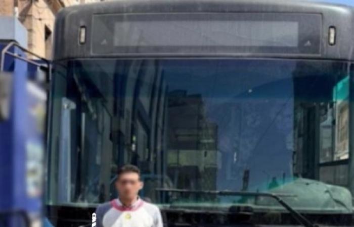 كشف ملابسات فيديو "حادث سيارة الجمرك".. الأمن يضبط السائق المتسبب في التلفيات