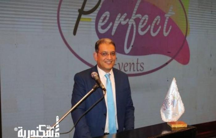 الدكتور مصطفى السايس يهنئ الدكتور محمد السايس