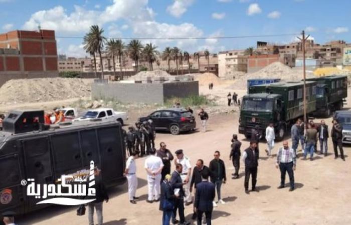 بالتنسيق مع الأمن.. حي المنتزه أول يشن حملة موسعة لإزالة البناء المخالف بأرض "أحمد محسن"