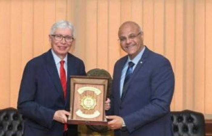 محافظ الإسكندرية يستقبل سفير جمهورية بيرو لبحث سبل التعاون وتعزيز التبادل الثقافي والاستثماري