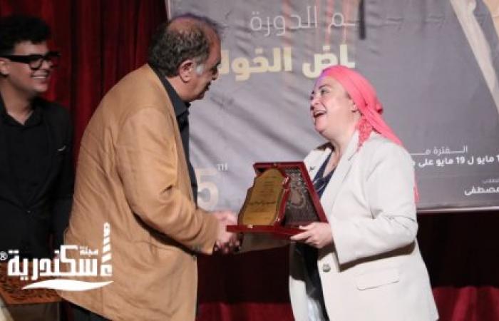 تكريم الفنان رياض الخولي في افتتاح الدورة الخامسة من مهرجان المسرح العالمي