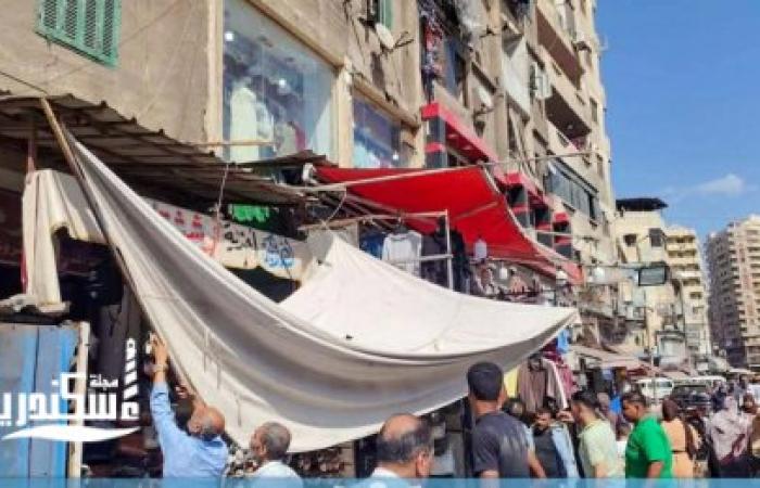 استجابةً لشكاوى السوشيال ميديا.. حملة مكبرة لتطهير محيط "كوبري الساعة" بالإسكندرية من الإشغالات والعشوائيات