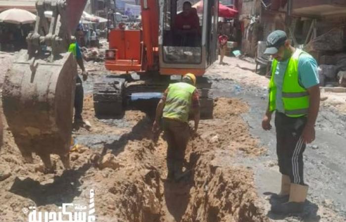 تطوير البنية التحتية بغرب الإسكندرية.. استمرار أعمال إحلال وتجديد شبكة الصرف الصحي بشارع سوق الدخيلة