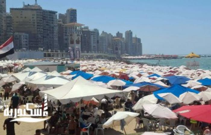 إقبال جماهيري ضخم وشواطئ العجمي والقطاع الغربي "كامل العدد"