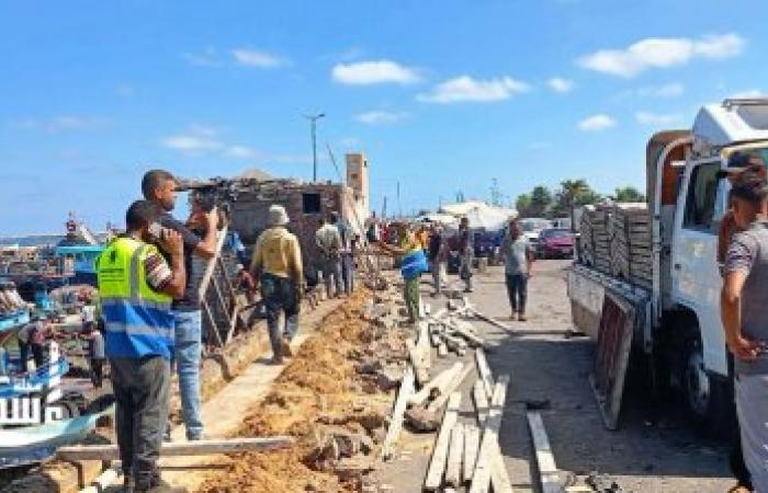 جولة ميدانية لرئيس حى العجمى لمتابعة حالة النظافة بمحيط المدارس وإزالة الإشغالات ومتابعة الأعمال بكوبري المكس