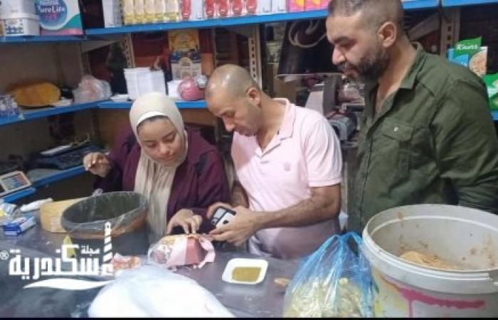 بينها إعدام 81 كجم مواد غير صالحة.. رئيس حي ثان المنتزة تقود حملة موسعة للتفتيش على المنشآت الغذائية والمحال