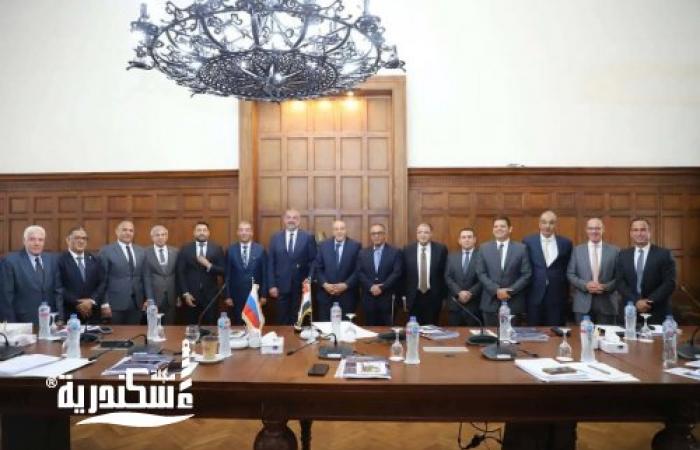 "غرفة الإسكندرية" تكرم قنصل عام روسيا الاتحادية بالإسكندرية خلال حفل وداعه