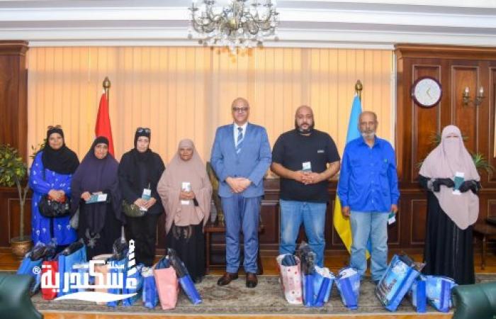 محافظة الإسكندرية: تسلم 6 رحلات عمرة لوالدي شهيدي الواجب "سليمان عبد العزيز وزياد محمد" وأمهات العرايس المكافحات بدعم من صندوق «تحيا مصر»