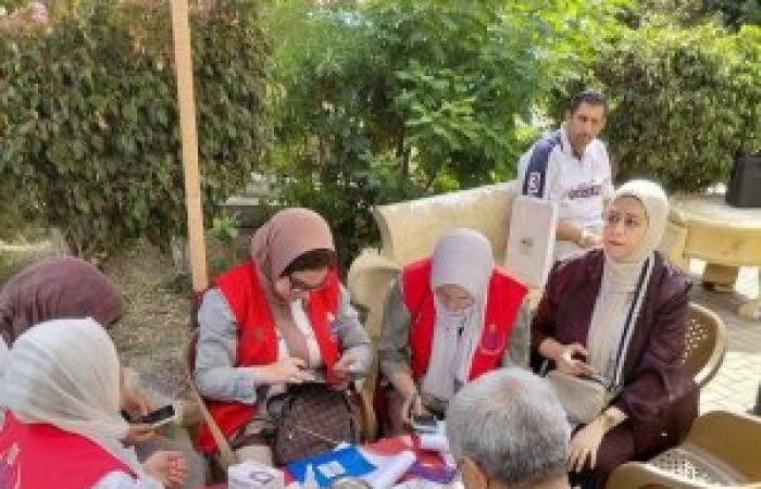 رئيس حي شرق الإسكندرية تتابع فعاليات مبادرة "100 يوم صحة" بالمركز التكنولوجي