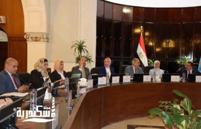 كلية الدراسات الاقتصادية والسياسية بالإسكندرية تطرح رؤى أكاديمية لدعم البرنامج الاقتصادي للدولة