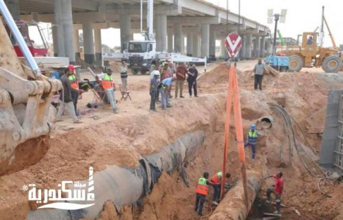 رئيس مياه الإسكندرية يتابع أعمال ترحيل خطوط المياه المتعارضة مع مسار القطار الكهربائي السريع بجوار مطار برج العرب
