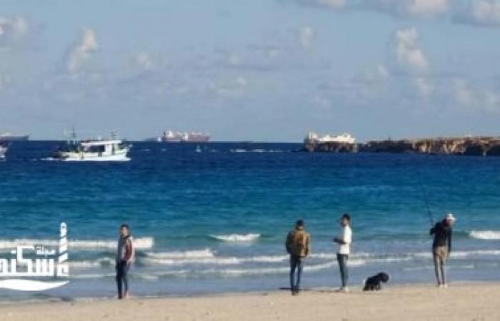 حالة شواطئ الإسكندرية اليوم: رايات خضراء بالشرق وحظر تام للسباحة بالعجمي والقطاع الغربي