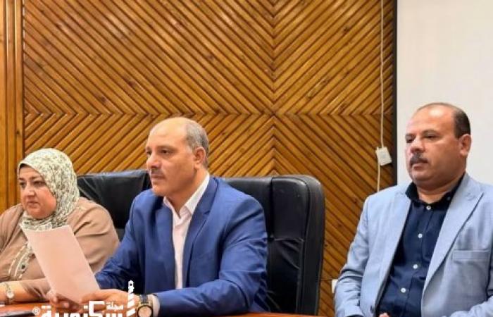 استعدادًا لامتحانات الشهادة الإعدادية..عربي أبو زيد يترأس اجتماعًا مع رؤساء الكنترولات واللجان الإدارية بالإدارات التعليمية التسع