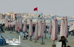 السياحة والمصايف بالإسكندرية...رايات حمراء تحظر السباحة بغرب المدينة.. وإقبال جيد بشرقها