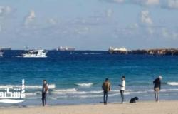 حالة شواطئ الإسكندرية اليوم: رايات خضراء بالشرق وحظر تام للسباحة بالعجمي والقطاع الغربي