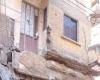 سقوط بلكونة في شارع قرة العين بالورديان دون وقوع إصابات